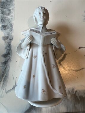 Ceramic Schmid Angel Choir Singer Music Box – Plays “Silent Night”
